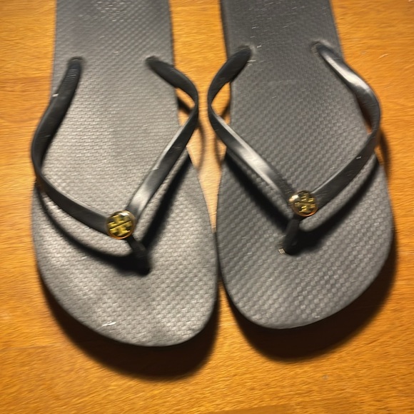 Tory Burch Black Rubber Flip Flops 8.5 - Picture 2 of 6